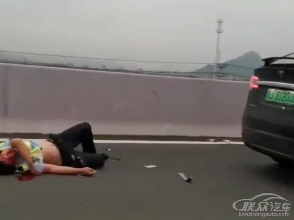 台州高速特斯拉撞到两名交警最新情况：