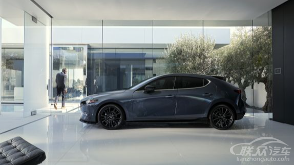 售2.64万美元起 Mazda3新增Carbon Edition版