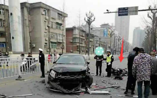 陕西省发生一起事故，是在安康市，现场的画面让人看了头皮发紧缩略图