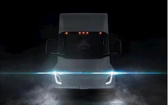 特斯拉Semi电动卡车将于12月2日全球交付