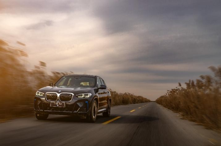 加速驶向电动未来 “懂你”的新BMW iX3为什么值得买？