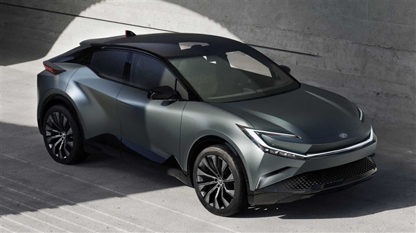 上道了！丰田全新纯电SUV bZ概念车发布：首创柔性曲面屏
