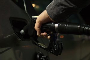 国内燃油价格将在2月3日再次调整 国际油价或大幅上涨